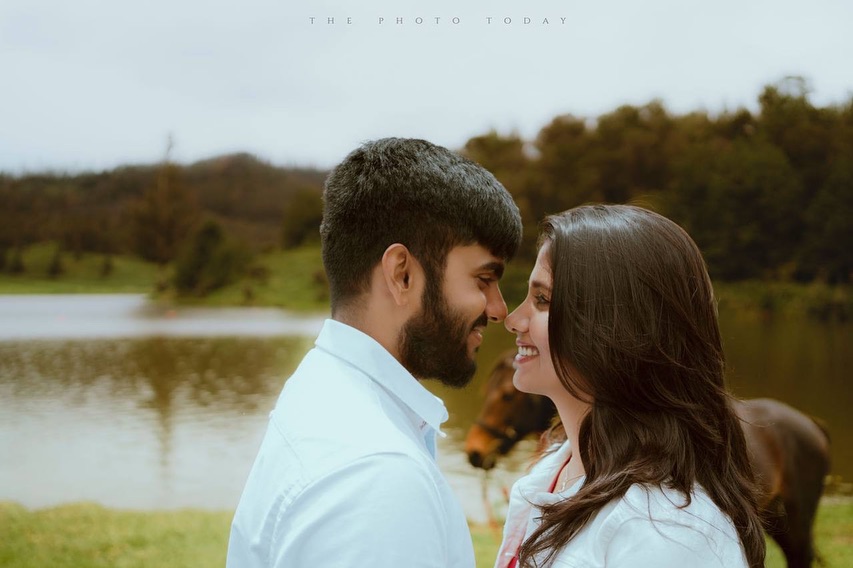 Romantic Mountain Escape: Sureka & Rohit's Enchanting Kodaikanal Photoshoot