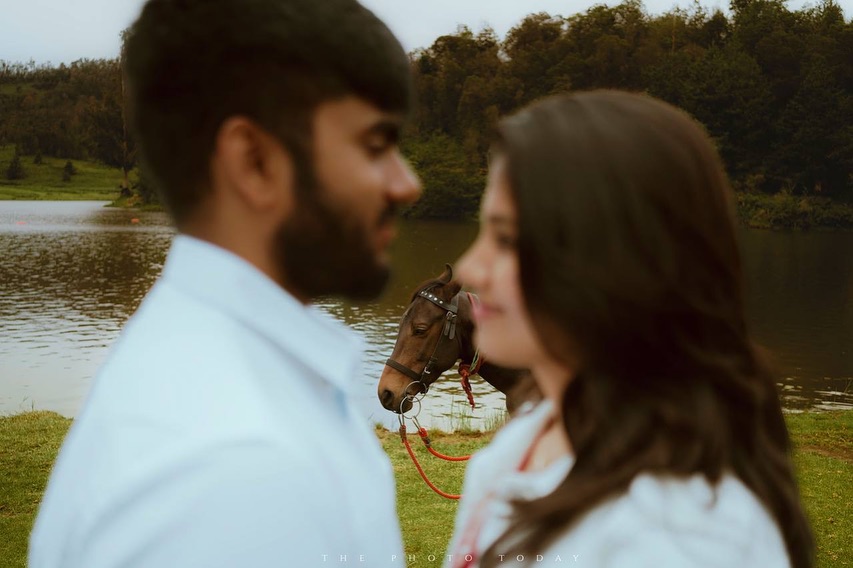 Romantic Mountain Escape: Sureka & Rohit's Enchanting Kodaikanal Photoshoot