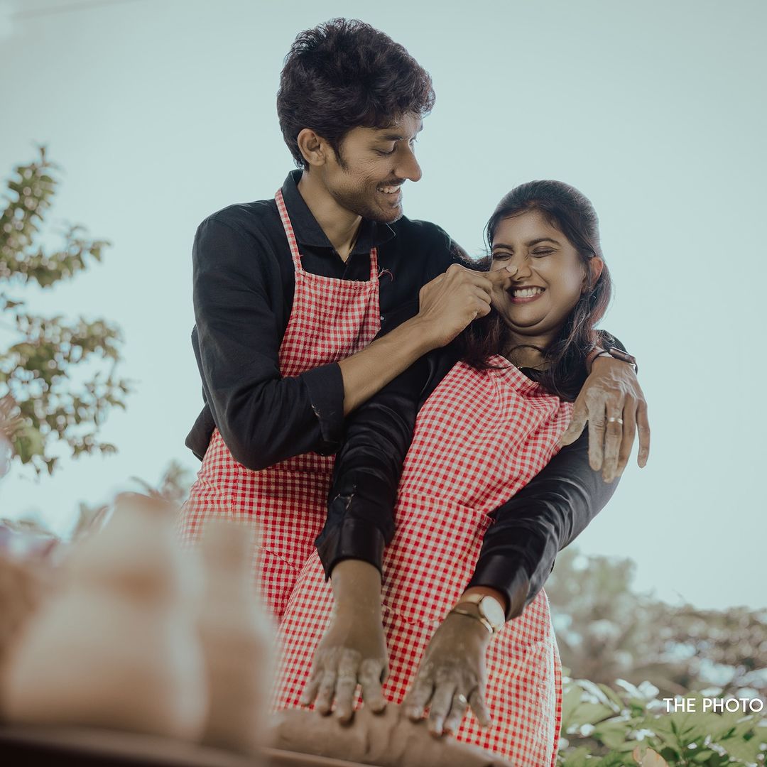 Capturing Love in Clay: Unique Couple Photoshoot in Kochi by Phototoday Photography