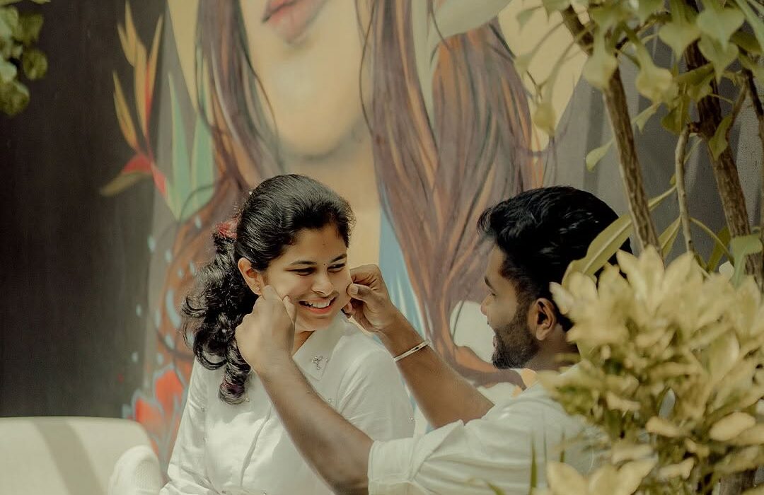 Cafe Cahyo Love Story: Harini & Koutham's Enchanting Pre-Wedding Photoshoot in Coimbatore